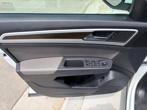 Used 2021 Volkswagen Atlas SE AWD/4WD image 9