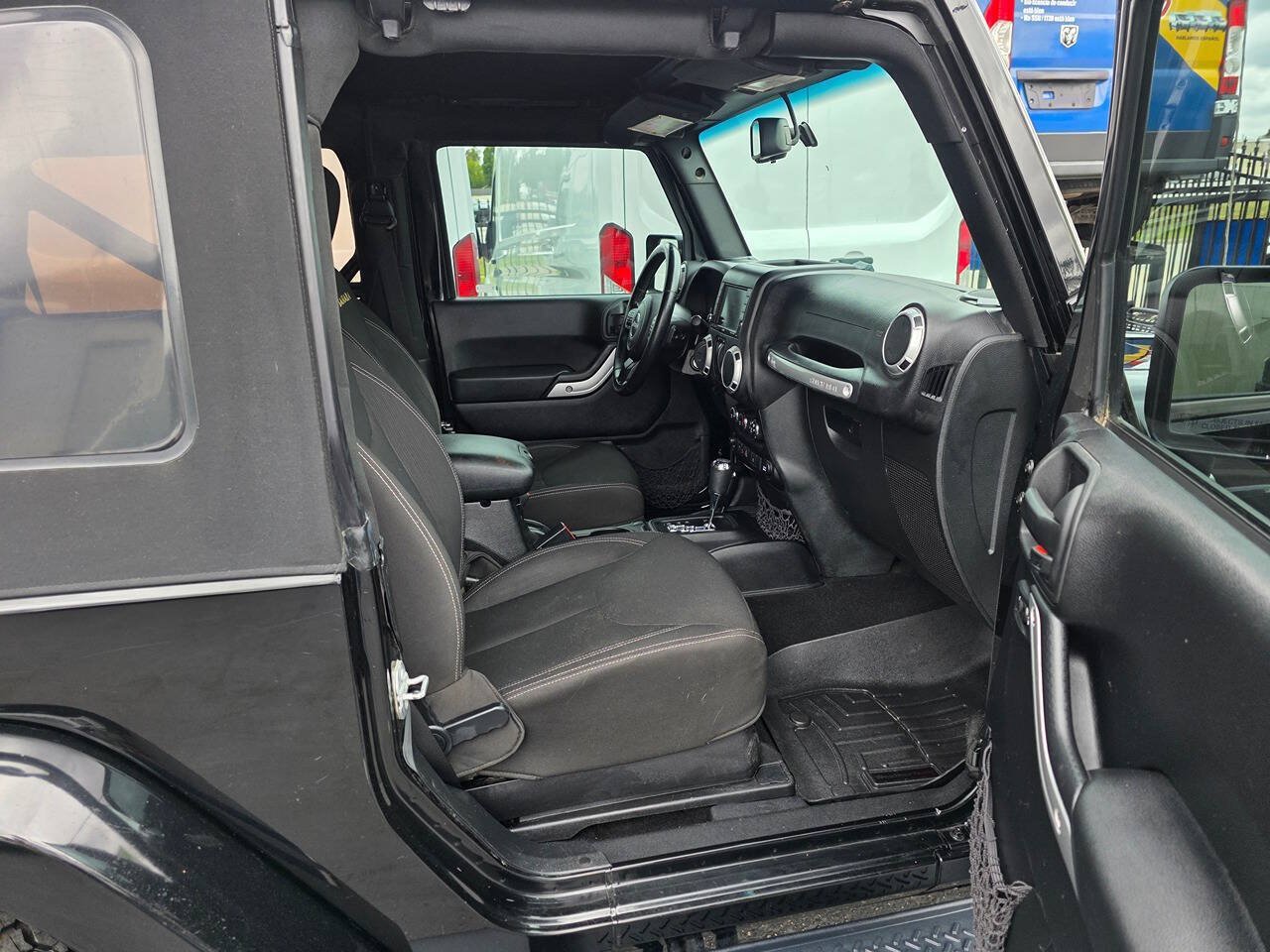 Used 2015 Jeep Wrangler Sahara w/ Connectivity Group AWD/4WD image 15