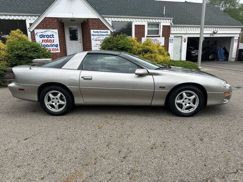 Used 2002 Chevrolet Camaro LT RWD image 9