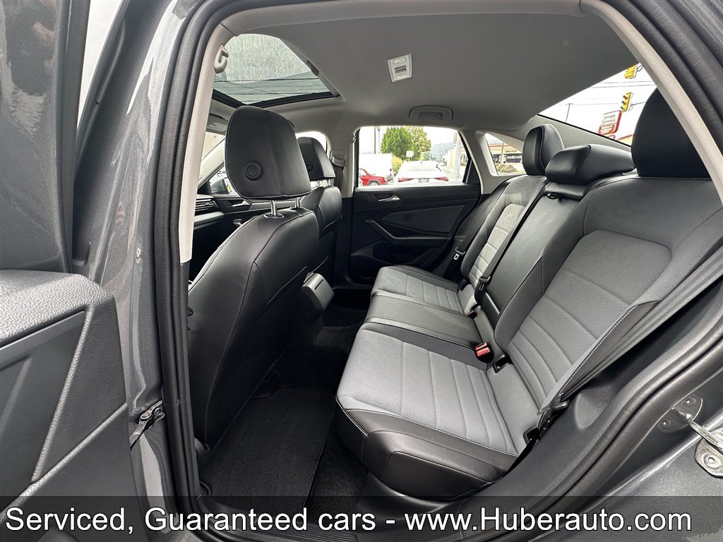 Used 2026 Volkswagen Jetta SE FWD image 11