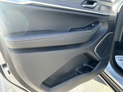 New 2025 Jeep Grand Cherokee Limited image 24