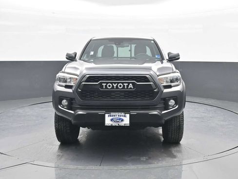 Used 2018 Toyota Tacoma TRD Off-Road image 3
