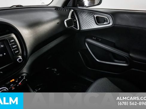 Used 2025 Kia Soul LX image 39