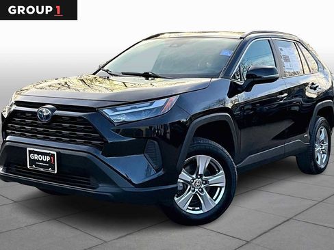 Used 2023 Toyota RAV4 XLE image 1