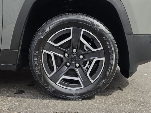 New 2026 Jeep Cherokee Limited image 12