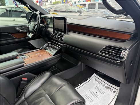 Used 2019 Lincoln Navigator Reserve w/ Cargo Package AWD/4WD image 37