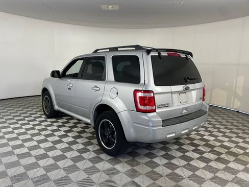 Used 2010 Ford Escape XLT AWD/4WD image 14
