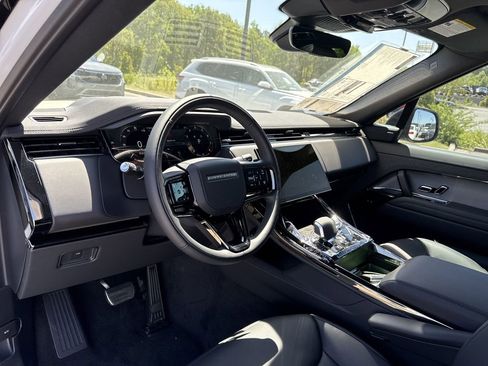 New 2025 Land Rover Range Rover Sport Dynamic SE image 11