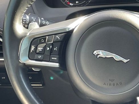 Used 2019 Jaguar F-PACE R-Sport image 23