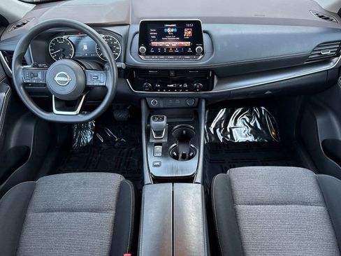 Used 2022 Nissan Rogue SV image 13