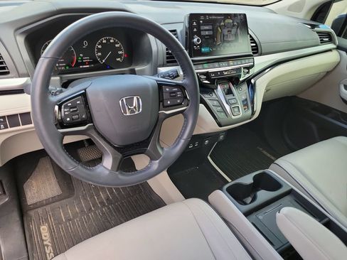 Used 2025 Honda Odyssey Touring image 9
