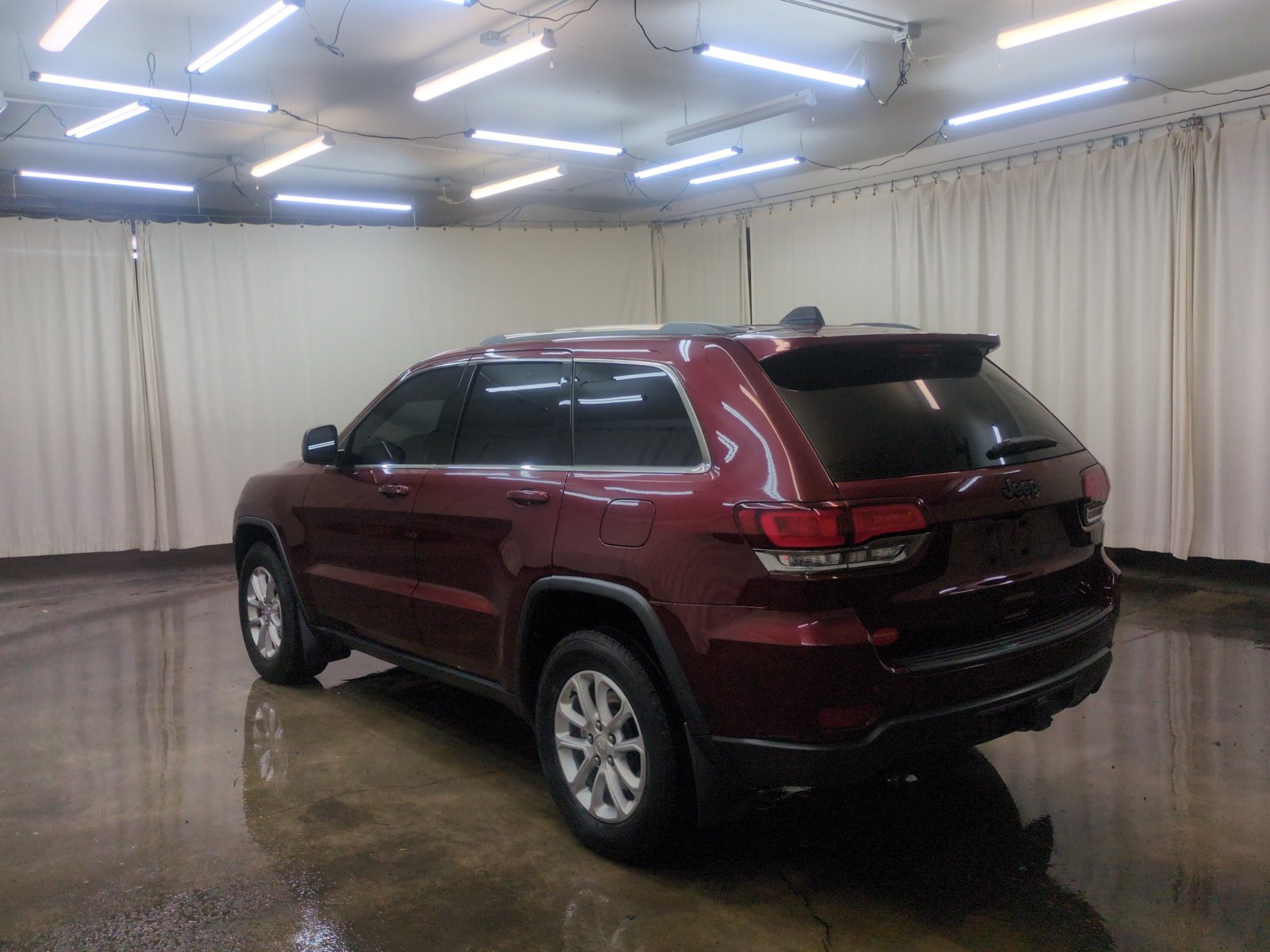 Used 2021 Jeep Grand Cherokee Laredo X AWD/4WD image 8