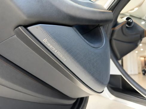 Used 2018 McLaren 570S Spider RWD image 20