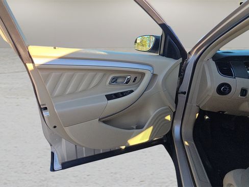 Used 2018 Ford Taurus SE image 22