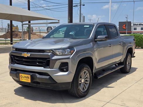 Used 2023 Chevrolet Colorado LT w/ LT Convenience Package RWD image 3
