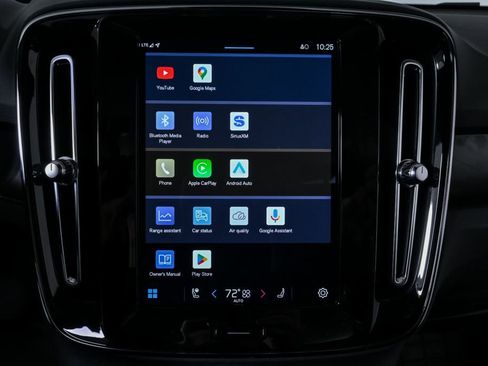 Certified 2023 Volvo C40 P8 Recharge Ultimate w/ Protection Package Premier image 16