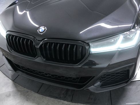 Used 2023 BMW 540i w/ M Sport Package RWD image 11
