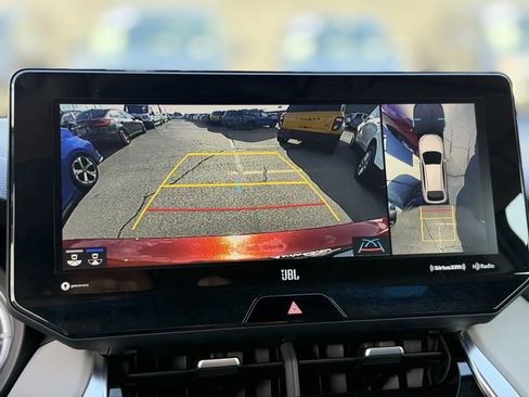 Used 2022 Toyota Venza Limited image 31