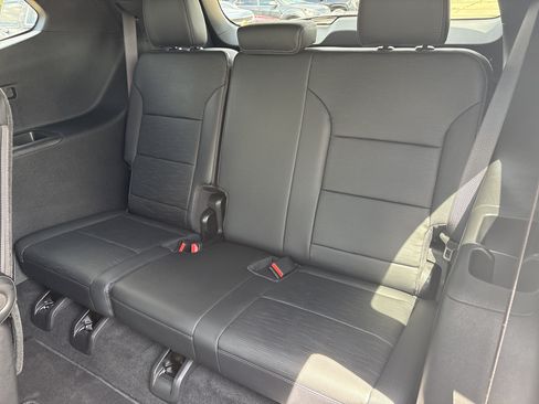 Used 2026 Buick Enclave Sport Touring AWD/4WD image 17