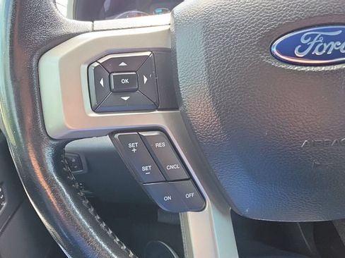 Used 2022 Ford F250 Lariat w/ Lariat Ultimate Package AWD/4WD image 13