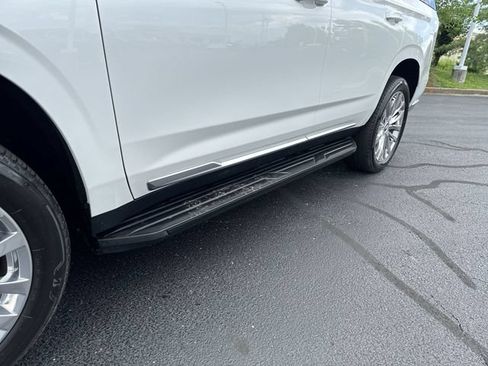 Certified 2021 Cadillac Escalade Premium Luxury AWD/4WD image 9