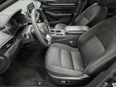 Used 2022 Nissan Altima 2.5 SV FWD image 7