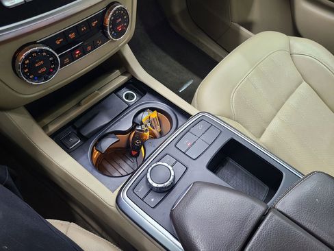 Used 2016 Mercedes-Benz GL 450 GL 450 4MATIC Sport Utility 4D image 25