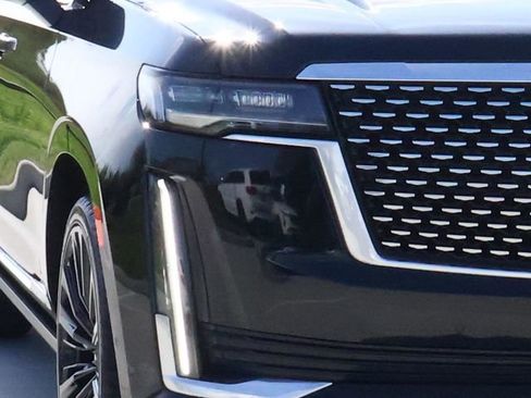 Used 2021 Cadillac Escalade Premium Luxury w/ Driver Assist Tech Package image 7