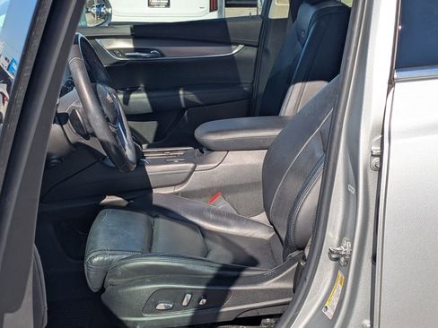 Used 2017 Cadillac XT5 Luxury image 11