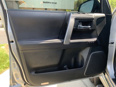 Used 2022 Toyota 4Runner Limited image 14