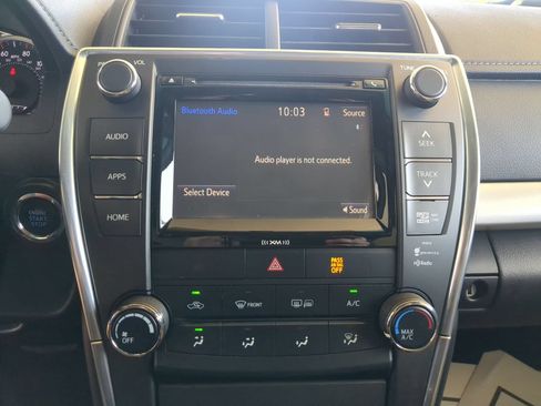 Used 2016 Toyota Camry SE w/ Moonroof Package FWD image 19