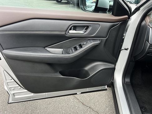Certified 2023 Nissan Rogue SV w/ SV Premium B Package FWD image 20