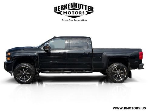 Used 2018 Chevrolet Silverado 2500 LTZ w/ Midnight Edition AWD/4WD image 5