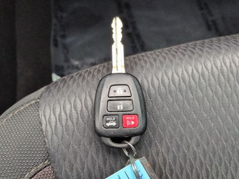 Used 2019 Toyota Corolla LE FWD image 25
