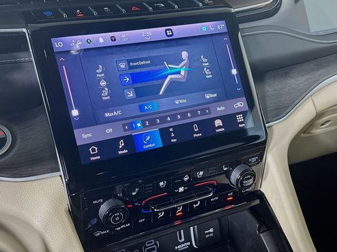 Used 2023 Jeep Grand Cherokee 4WD 4xe w/ Luxury Tech Group II image 24