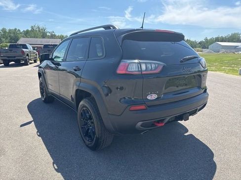 Used 2020 Jeep Cherokee Trailhawk w/ Cold Weather Group AWD/4WD image 3