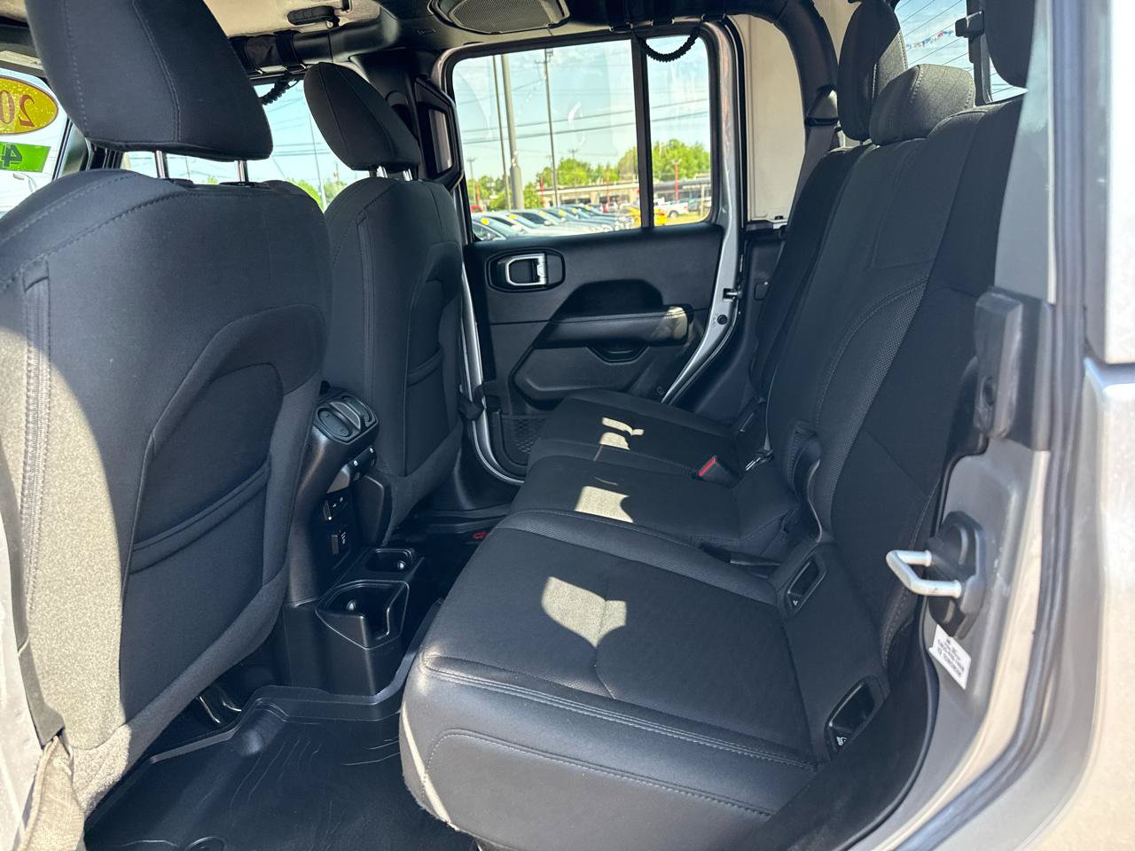 Used 2020 Jeep Gladiator Overland AWD/4WD image 14