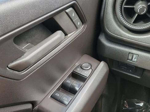 Used 2024 Chevrolet Colorado W/T w/ Technology Package RWD image 19