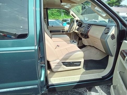 Used 2008 Ford F250 Lariat AWD/4WD image 3