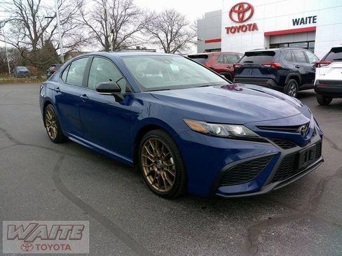 Certified 2024 Toyota Camry SE image 1