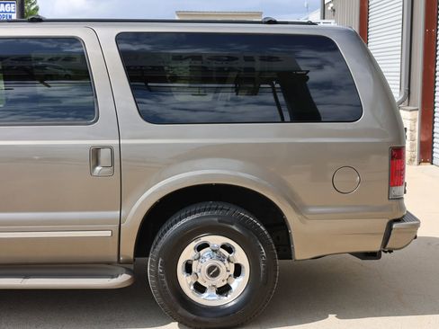 Used 2003 Ford Excursion Limited image 13