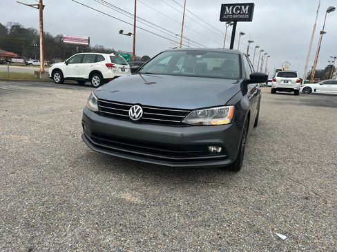 Used 2016 Volkswagen Jetta Sport image 7
