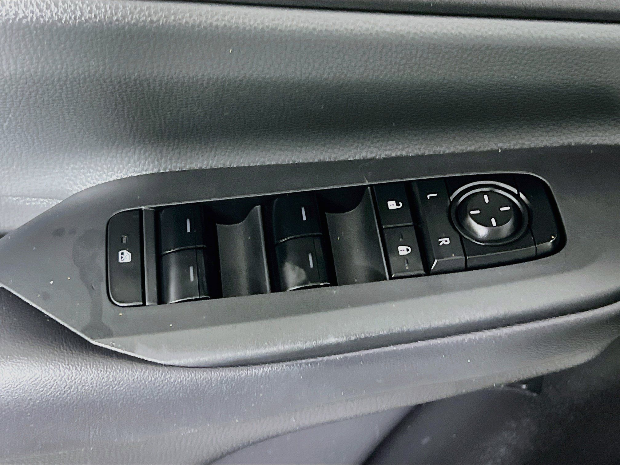 Used 2024 Toyota Prius LE FWD image 16