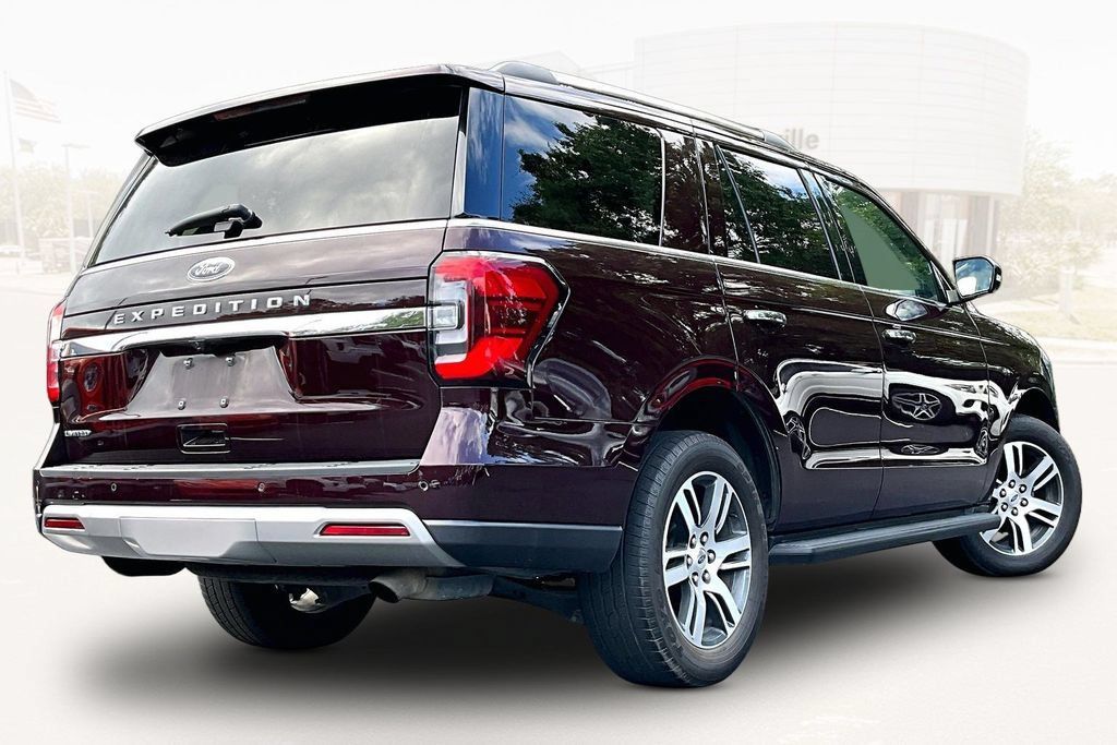 Used 2024 Ford Expedition Limited AWD/4WD image 6