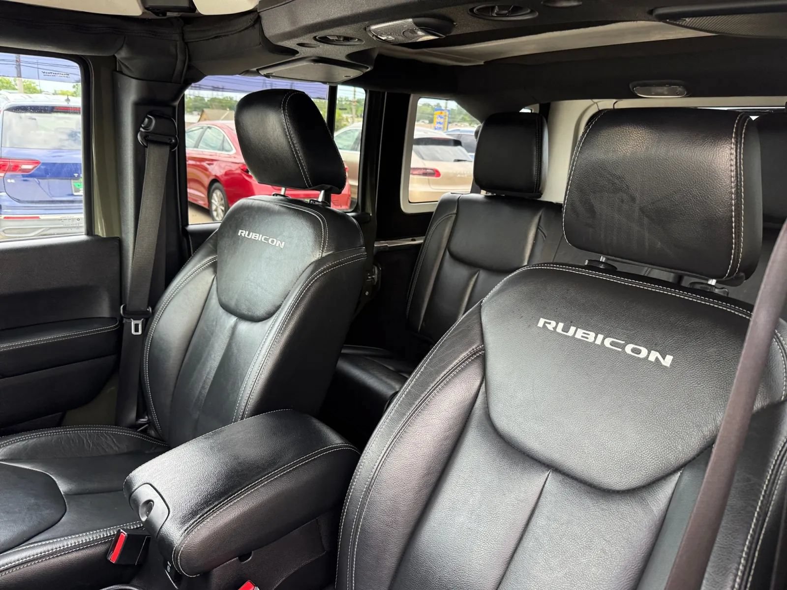 Used 2015 Jeep Wrangler Unlimited Rubicon AWD/4WD image 17