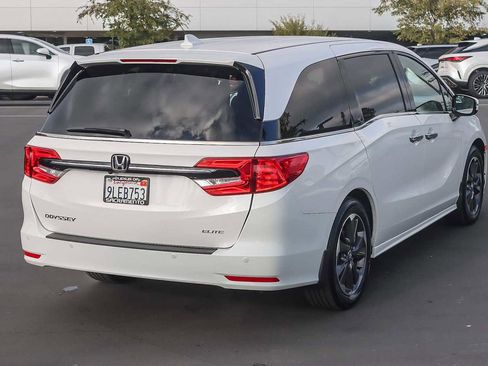 Used 2024 Honda Odyssey Elite image 4