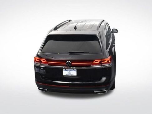 Used 2025 Volkswagen Atlas SE image 27