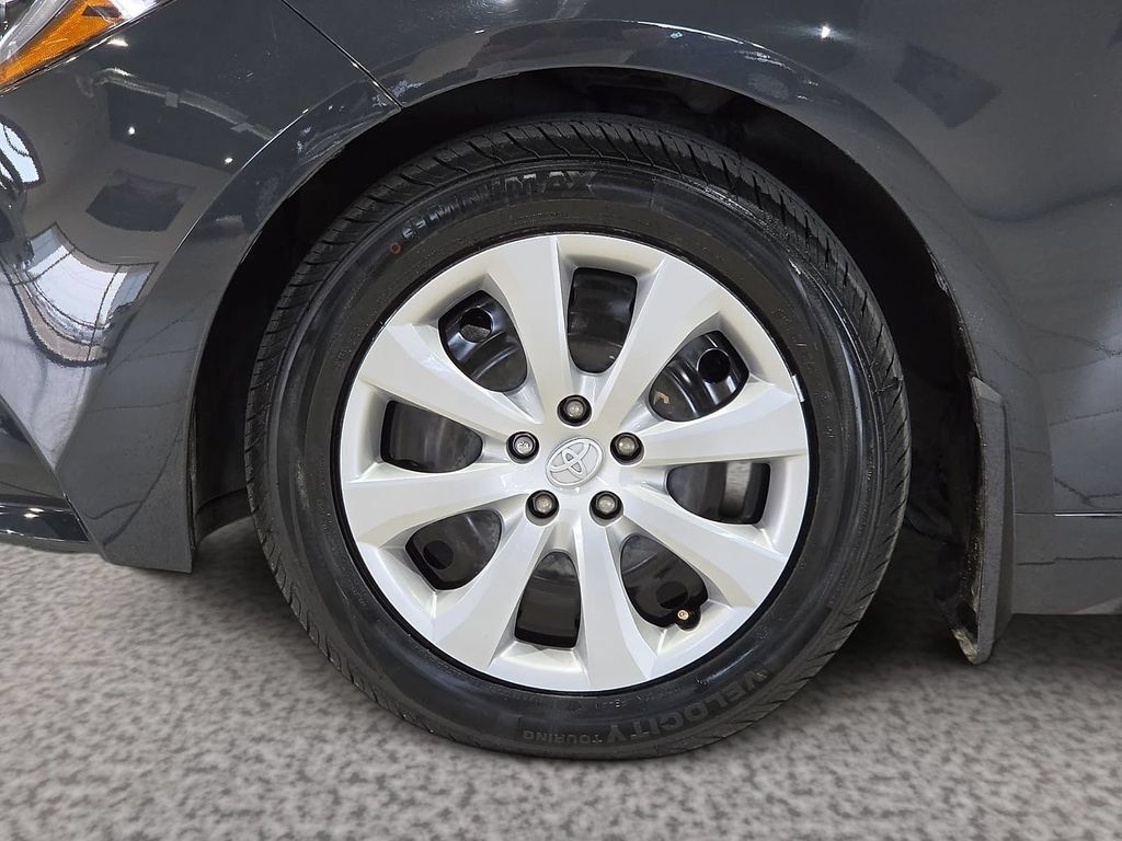 Certified 2025 Toyota Corolla LE FWD image 9