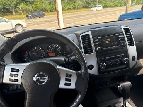 Used 2014 Nissan Frontier SV RWD image 10