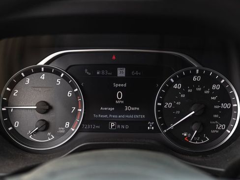 Used 2021 Nissan Titan SV w/ SV Convenience Package AWD/4WD image 8